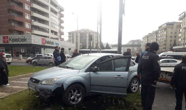 3 aracın karıştığı kazada 1 kişi yaralandı