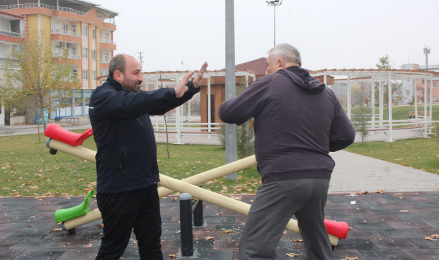 72 yaşındaki adam gençlere meydan okuyor