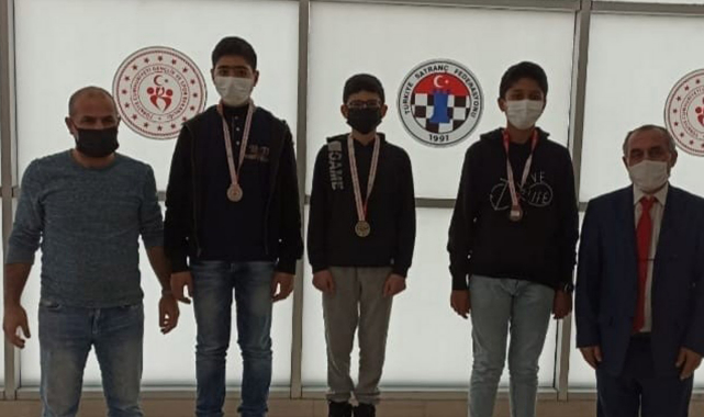 Dereceye giren sporculara madalya!