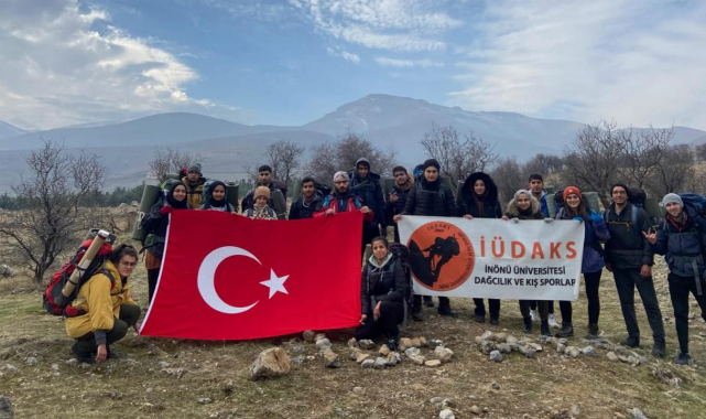 Öğrenciler dağcılık eğitim kampında