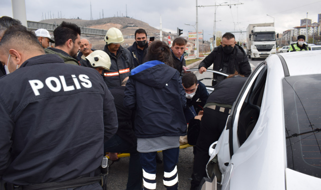 Valilik koruma aracı ile otomobil çarpıştı! Yaralı polisler var