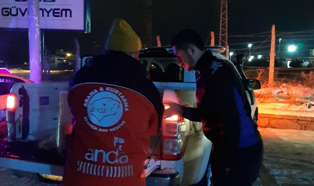 Sivas-Malatya karayolu iki taraflı trafiğe kapatıldı