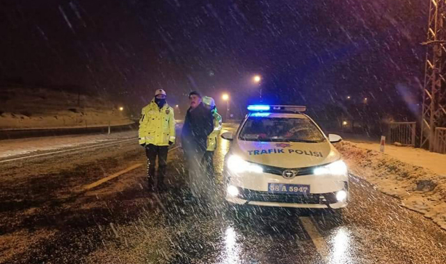 Kayseri-Malatya karayolu araç ulaşımına kapatıldı