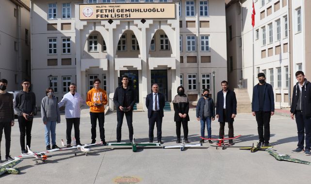 Her şey bir kursla başladı: Malatya'da lise öğrencileri İHA üretti