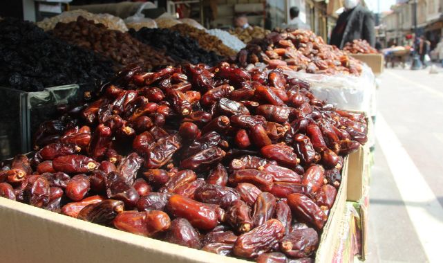Ramazan ayının gözdesi tezgahlarda yerini aldı 
