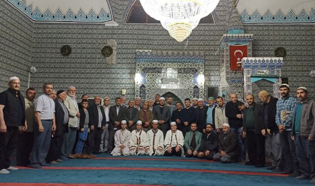 Hatim ve dualarla son teravih