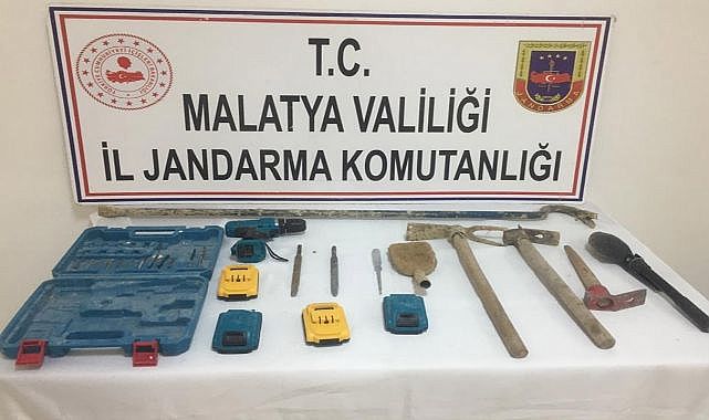 Yazıhan'da definecilere baskın!