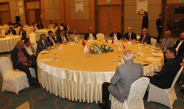 Yıldız Holding CEO’su iş dünyası ve gençlerle buluştu