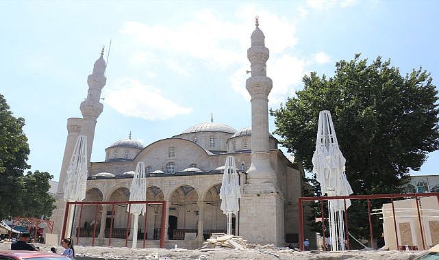 Tepkilere yol açan beton bloklar kaldırıldı