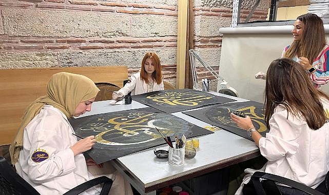 Eserler cerrah titizliğinde restore ediliyor