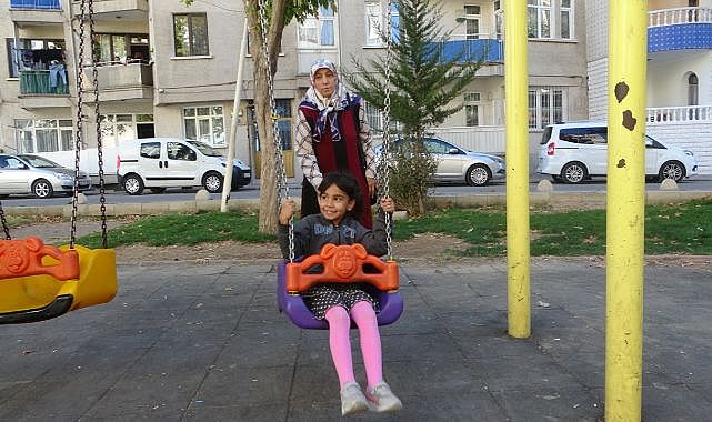 Evlatlık verilen kadın biyolojik ailesini arıyor