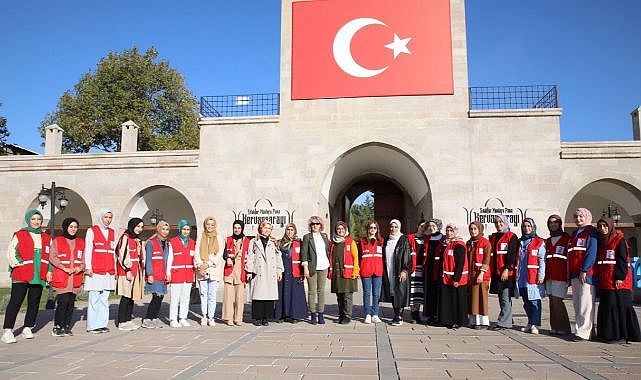 Kadın üyelere tarihi tur jesti