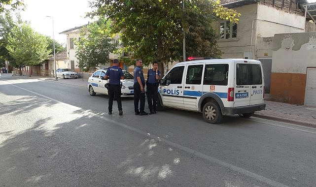 Sırtına aldığı bıçak darbeleriyle yere yığıldı!