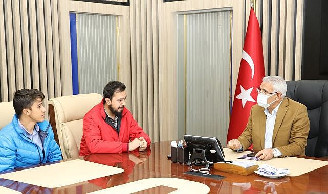 Güder, gençlerin sorunlarını bir bir cevapladı