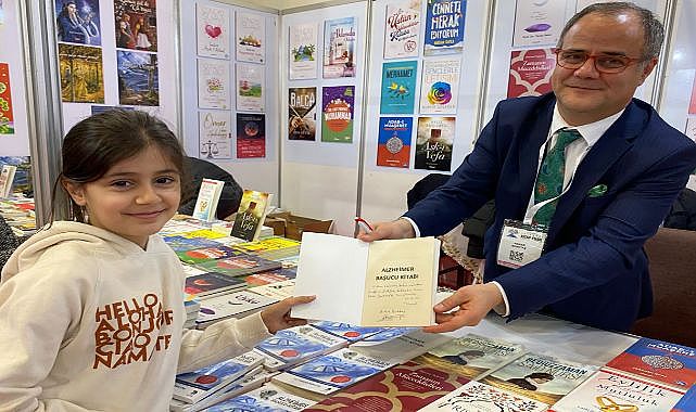 Alzheimer Başucu Kitabı’nın imza gününe ilgi!