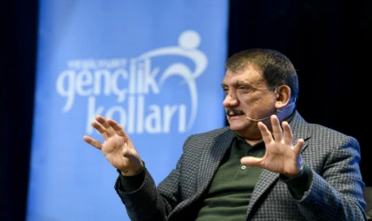 Gürkan: “Gençlerin geleceğini düşünmemiz lazım”