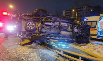 Buhara Bulvarı'nda gece yarısı feci kaza!