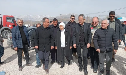Depremzedelerin geçici yeni yaşam alanları incelendi