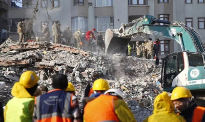Malatya’da enkazın altından mesaj geldi!