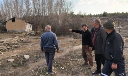 Ciddi tehlike: Koca tepe ve arazi dereye doğru yürüyor!