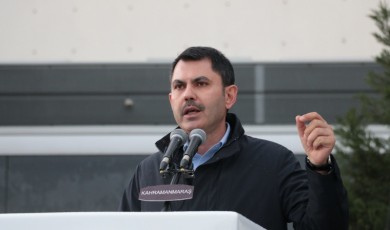 "Konutlarımızı 1 yılda camileriyle, parklarıyla, okulları ve sosyal donatılarıyla teslim edeceğiz"