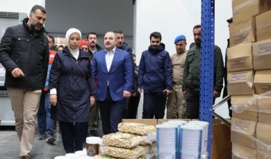 Türkiye’nin en büyük lisanslı kayısı deposu, yardım üssü oldu!