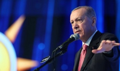 Cumhurbaşkanı Erdoğan'dan ekonomik müjde: Gençlere ÖTV'siz 'cep telefonu ve bilgisayar'