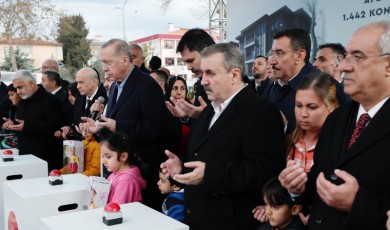Deprem konutlarının temeli atıldı: "Köy evlerinin bir kısmını Ramazan Bayramında teslim edeceğiz"