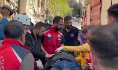 Malatya son dakika: Zapçıoğlu Caddesi'nde ağır hasarlı bir bina çöktü