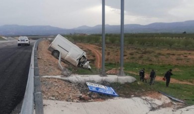 Şarampole uçan minibüste bulunan 1 kişi öldü, 2 kişi yaralandı!