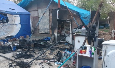 Yeşilyurt'ta ev ve çadırda yangın paniği!