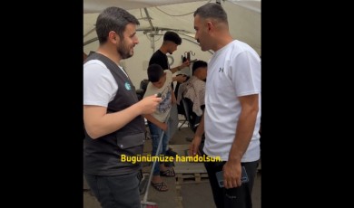 Malatya'da, depremzede berber, ekmek mücadelesine çadırda devam ediyor