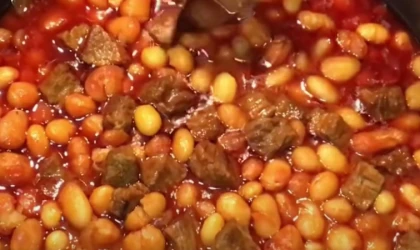 Meğer böylesi daha doğruymuş. Kuru fasülyenin lezzetini ikiye katlıyor! Sadece bir tutam atın