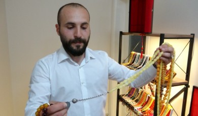 Malatyalı koleksiyoner deprem anında ilk olarak milyonluk tespihlerini kurtardı!