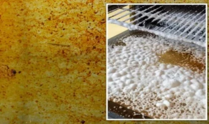 Yağ ve kiri ovalamadan söküp atıyor! Mutfak fayansındaki inatçı yağ lekesi nasıl çıkar?