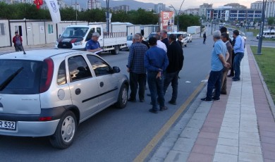 Yeşilyurt ilçesi Fahri Kayahan Bulvarı üst kavşakta feci kaza!