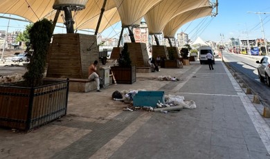 Deprem bölgesi Malatya'da çevre yolundaki tezgahlar kaldırıldı