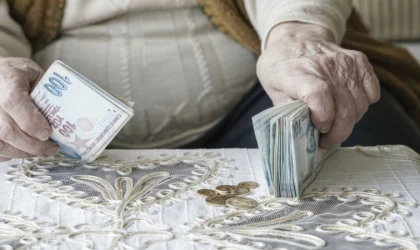 Emekli maaşlarında son durum ne? Zam yapılacak mı? Uzman isim açıkladı
