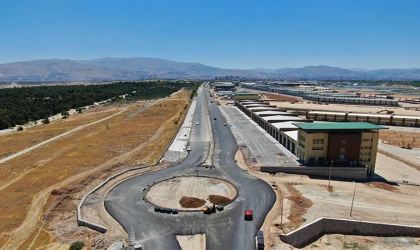 Büyükşehrin yol çalışmaları sürüyor!..