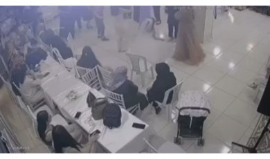 Depreme nişan töreninde yakalandılar!