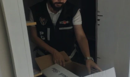 Ağır hasarlı evi kendilerine kamufle ettiler!..