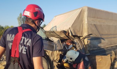 Deprem bölgesi Malatya'da, yol çalışması yapılan bölgeye giren araç devrildi!
