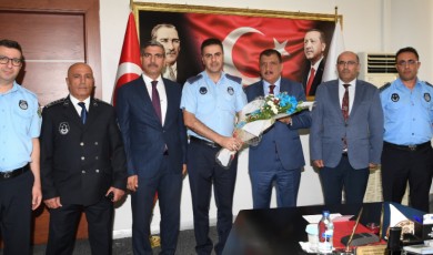 Depremde gösterdikleri hassasiyetler nedeniyle zabıta teşkilatımızı kutluyoruz!