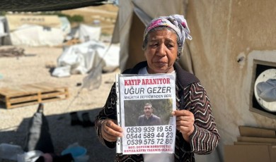 Depremde kaybolan oğlundan haber alamayan anne yardım bekliyor!