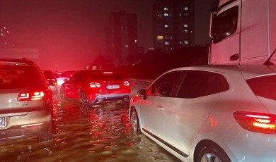 İstanbul'u sağanak vurdu: 2 kişi hayatını kaybetti