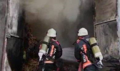 Kemer Köprü yolu üzerinde çıkan yangında tonlarca saman küle döndü