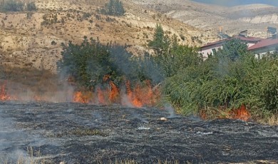 Malatya-Kayseri karayolunda patlayan lastik faciaya yol açıyordu!