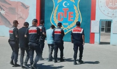 Malatya'da 2 FETÖ üyesi çıkarıldıkları mahkemece tutuklandı