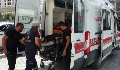 Malatya'da inşaat iskelesi çöktü! Yaralılar var
