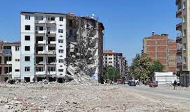 Malatya'da riskli binalar ve yarım kalan yıkımlar ne olacak?